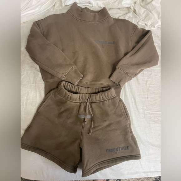 Essentials matching set high neck sweatshirt with shorts great condition sz 6/7 - Picture 1 of 11